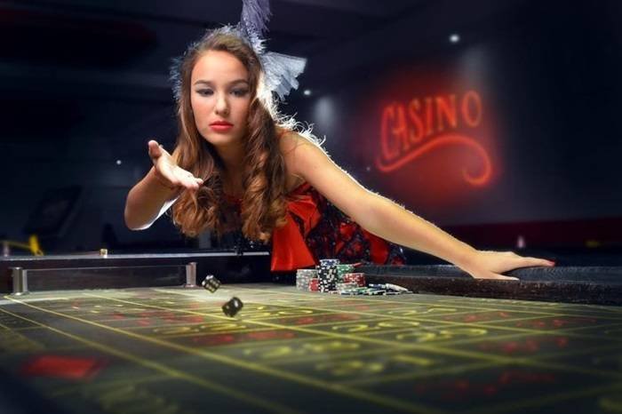 Màn hình Casino trực tuyến game go88 hiển thị các trò chơi slot và bài cho người chơi Việt Nam